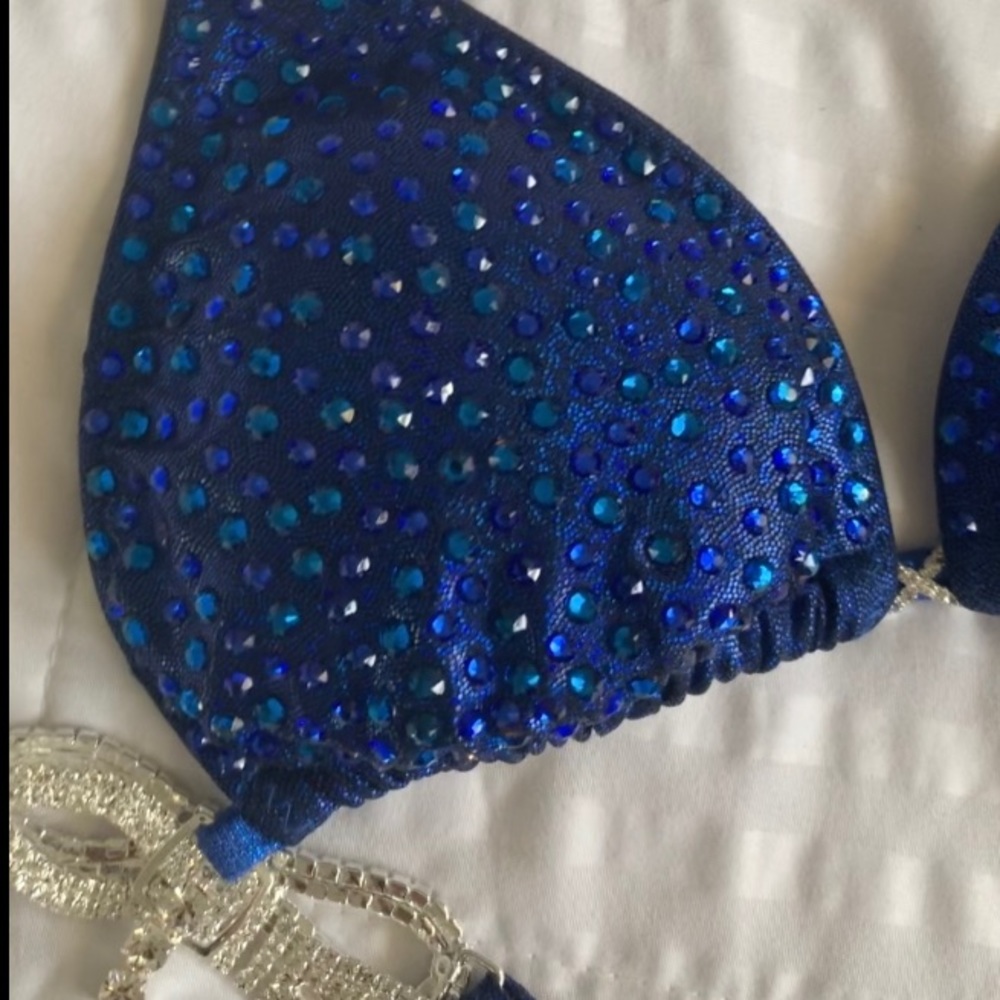 Competition suit